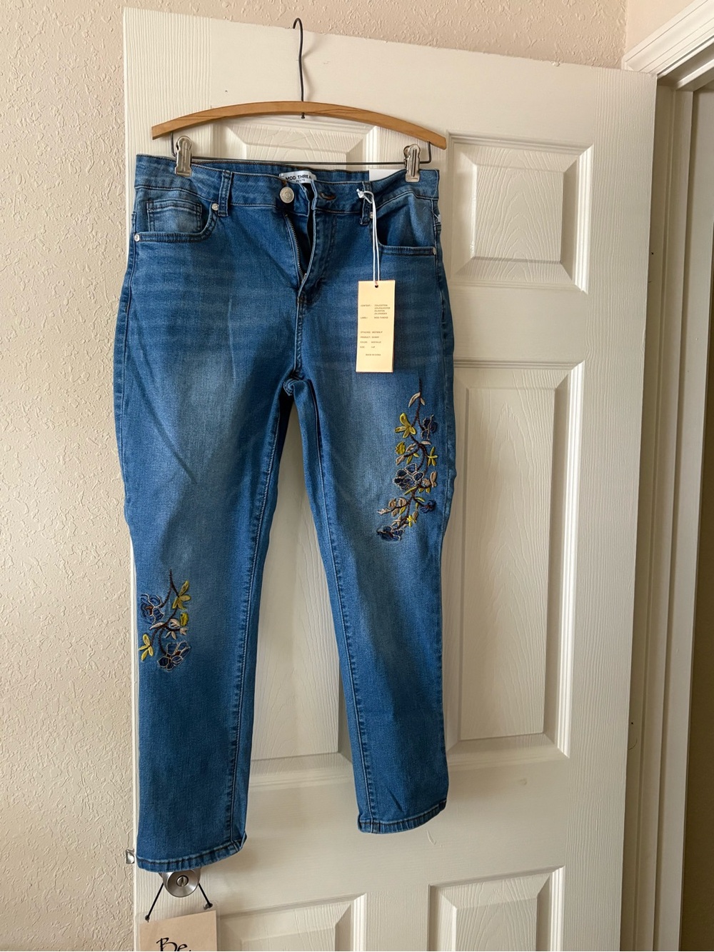 Mod Thread Blue Embroidered Women's Jeans - size 14P NWT